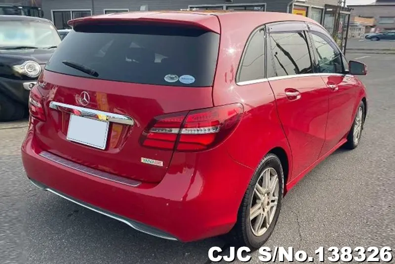 Mercedes Benz B Class in Red for Sale Image 2