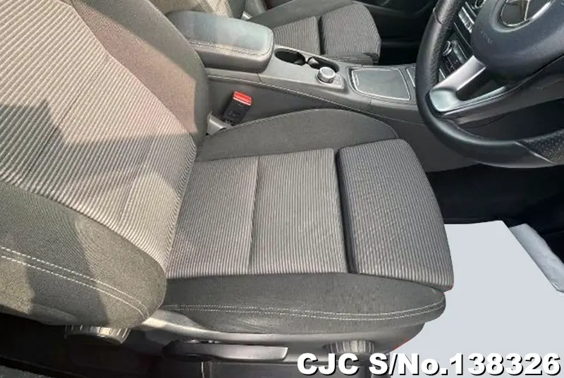 Mercedes Benz B Class in Red for Sale Image 13