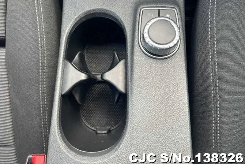 Mercedes Benz B Class in Red for Sale Image 23