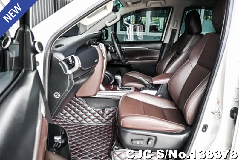 Toyota Fortuner in White for Sale Image 9