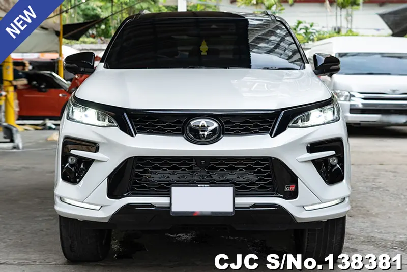 Toyota Fortuner in White for Sale Image 4