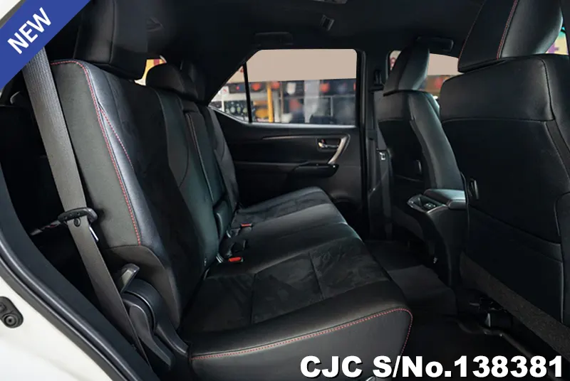 Toyota Fortuner in White for Sale Image 9