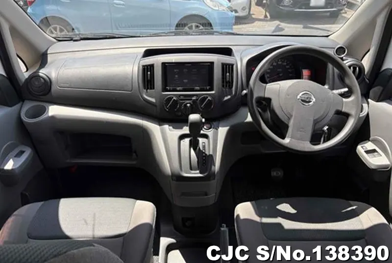 Nissan NV200 in White for Sale Image 8