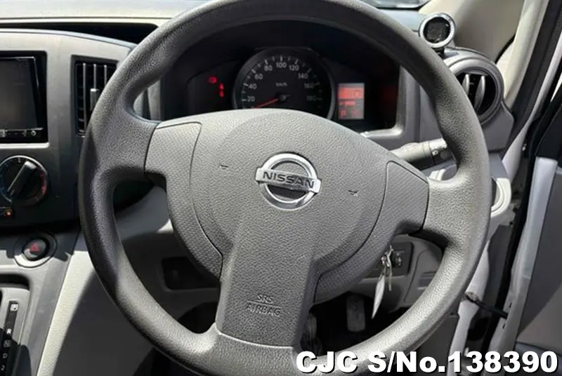 Nissan NV200 in White for Sale Image 11