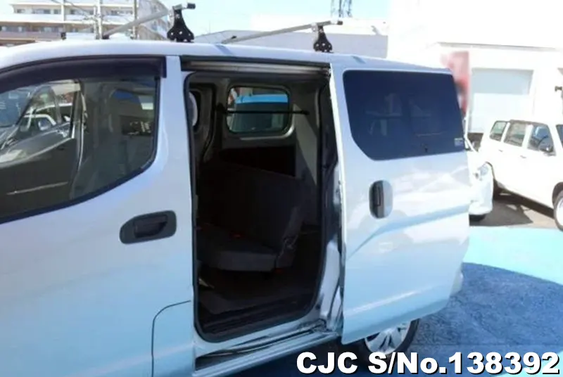 Nissan NV200 in Silver for Sale Image 10