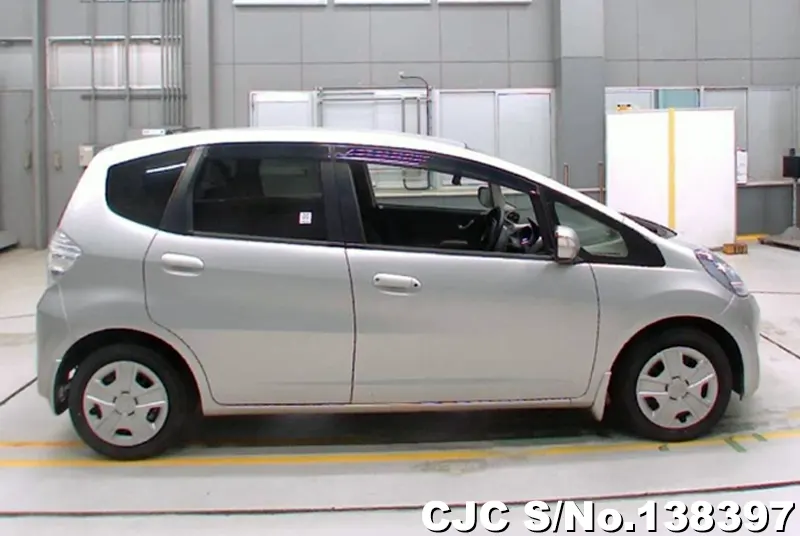 Honda Fit in Silver for Sale Image 4