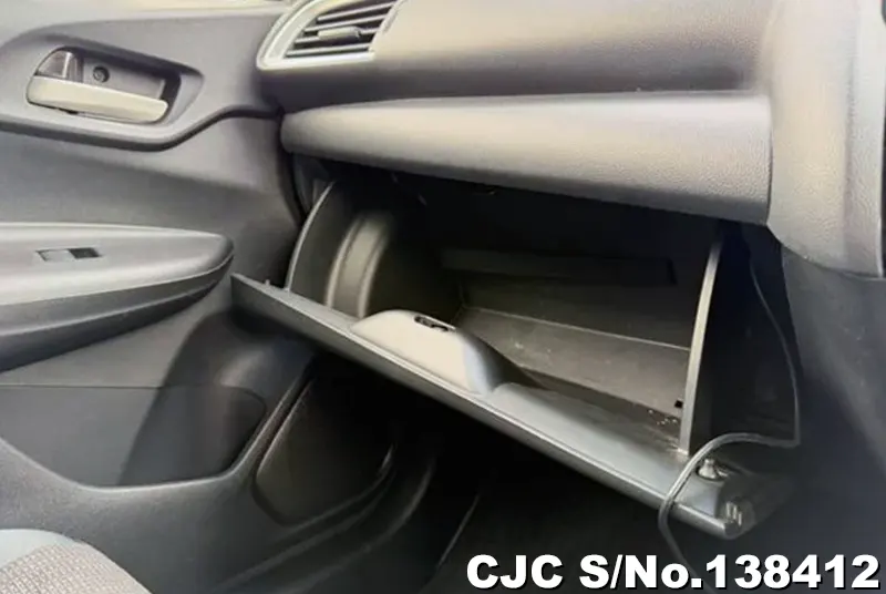 Honda Fit in White for Sale Image 14