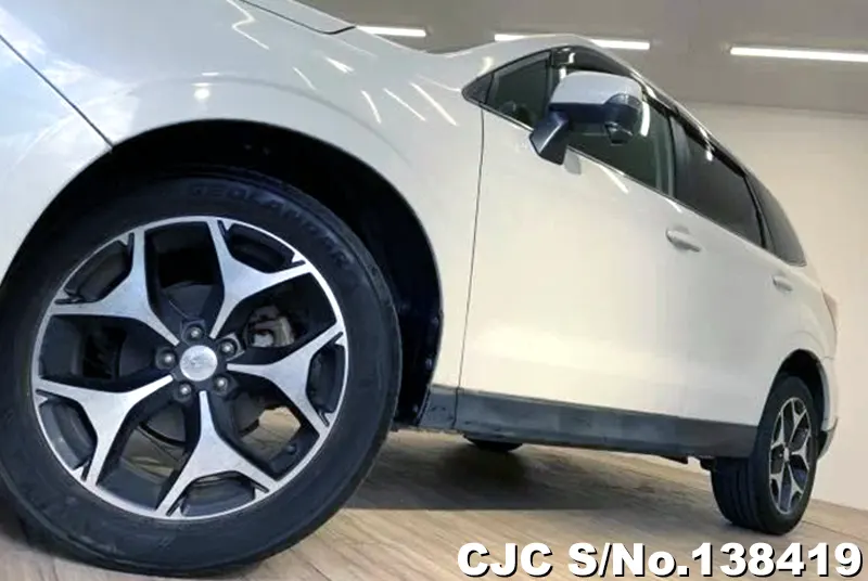 Subaru Forester in White for Sale Image 18
