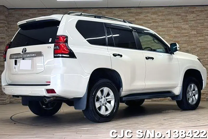 Toyota Land Cruiser Prado in White for Sale Image 2