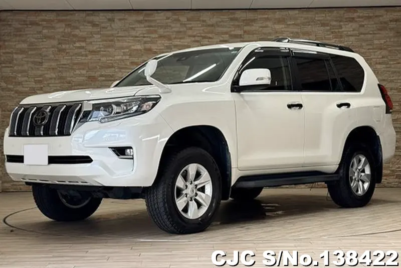 Toyota Land Cruiser Prado in White for Sale Image 3