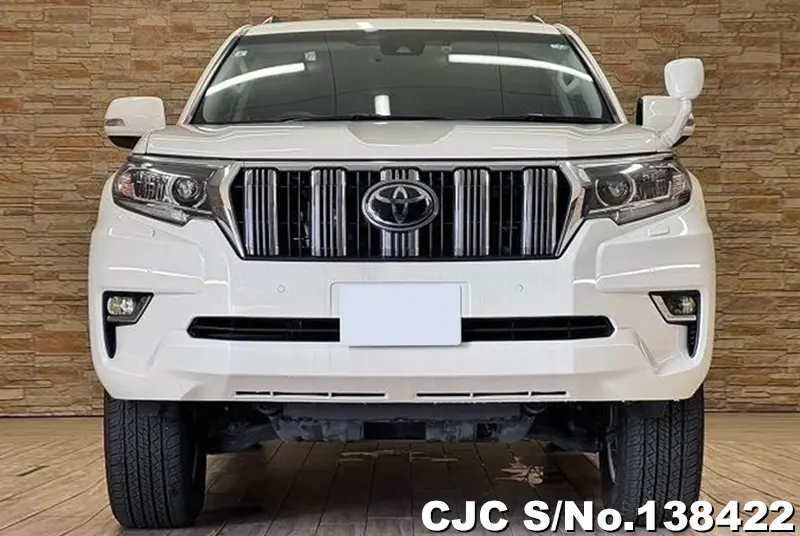 Toyota Land Cruiser Prado in White for Sale Image 4