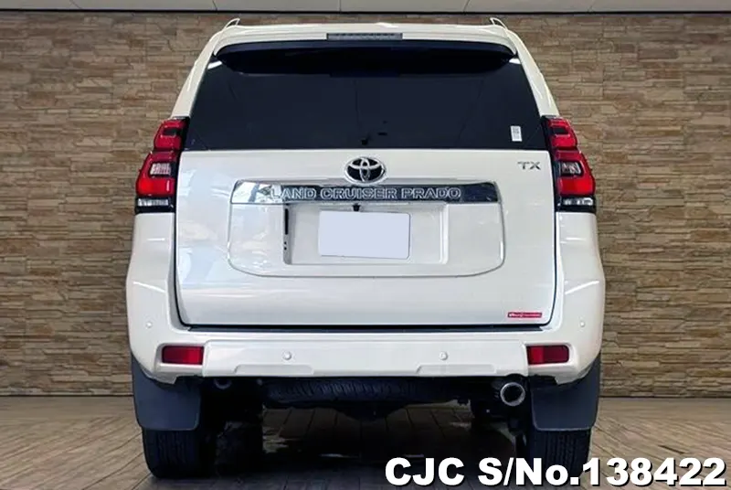 Toyota Land Cruiser Prado in White for Sale Image 5