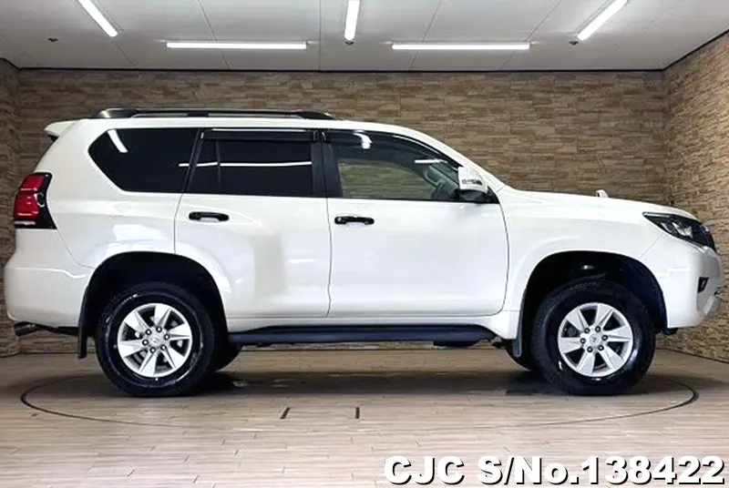 Toyota Land Cruiser Prado in White for Sale Image 6