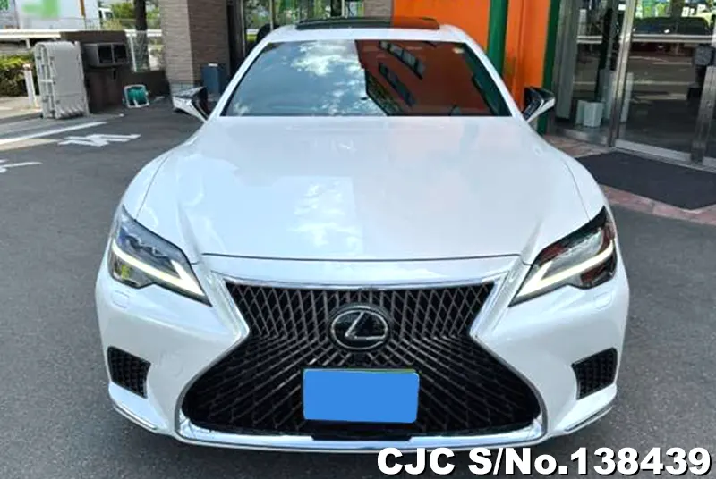 Lexus LS500H in Pearl for Sale Image 4