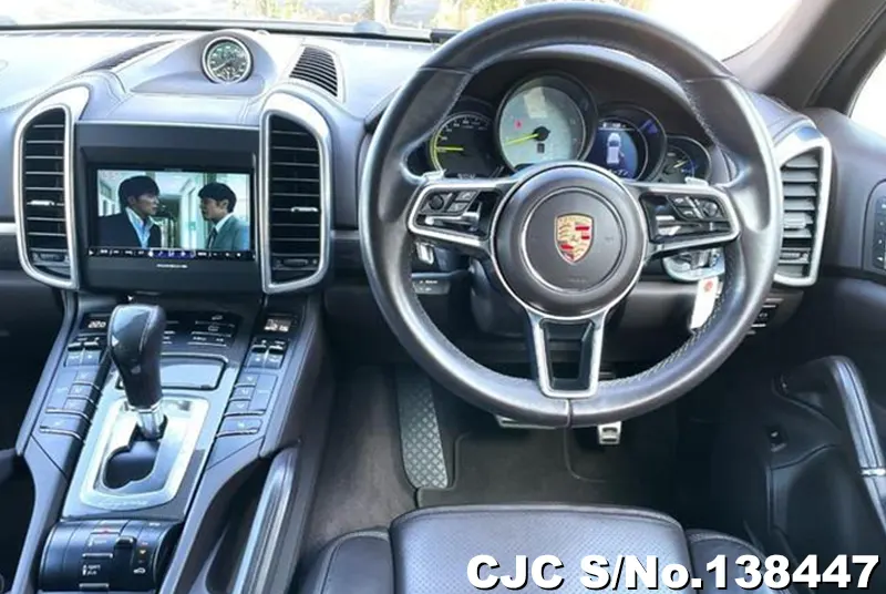 Porsche Cayenne in White for Sale Image 9