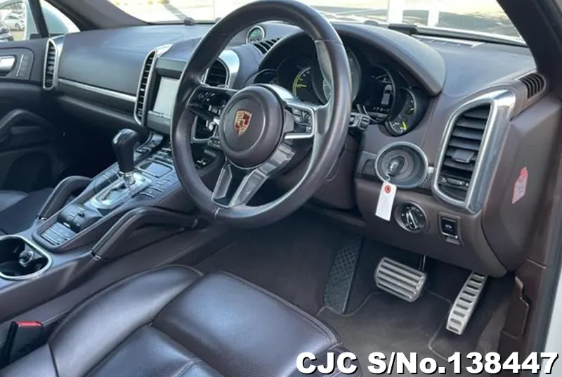 Porsche Cayenne in White for Sale Image 10