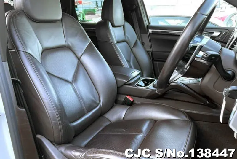 Porsche Cayenne in White for Sale Image 11
