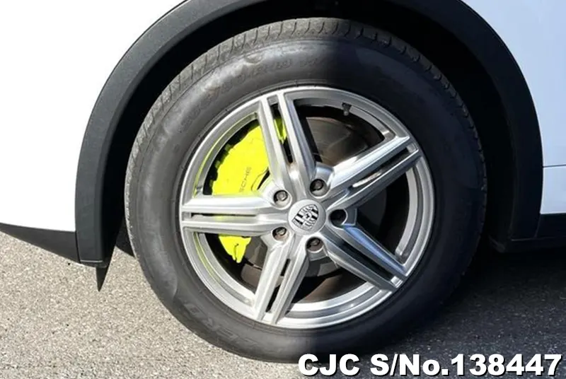 Porsche Cayenne in White for Sale Image 15