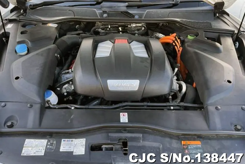 Porsche Cayenne in White for Sale Image 17