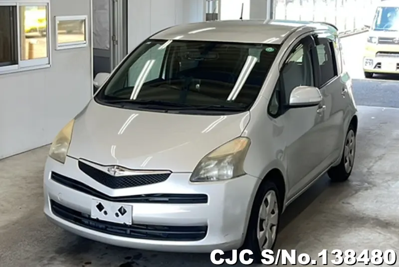 Toyota Ractis in Silver for Sale Image 3