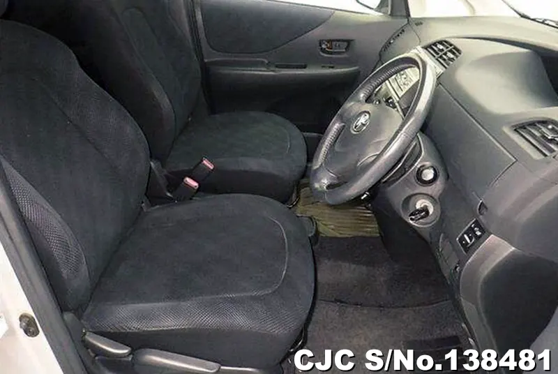 Toyota Ractis in Silver for Sale Image 4