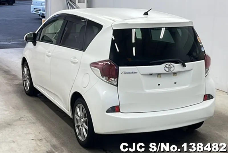 Toyota Ractis in White for Sale Image 1