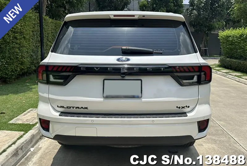 Ford Everest in White for Sale Image 1