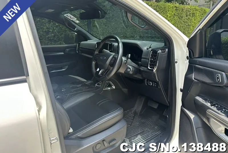 Ford Everest in White for Sale Image 7