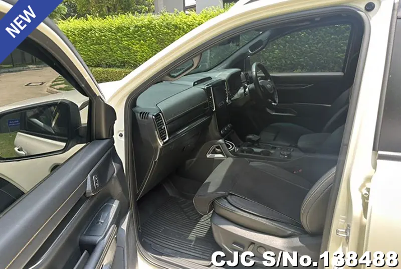 Ford Everest in White for Sale Image 8