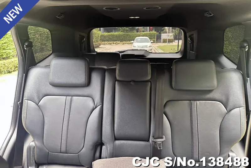 Ford Everest in White for Sale Image 11