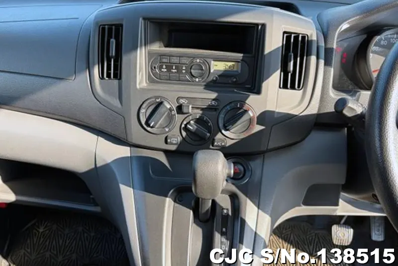 Nissan NV200 in White for Sale Image 12