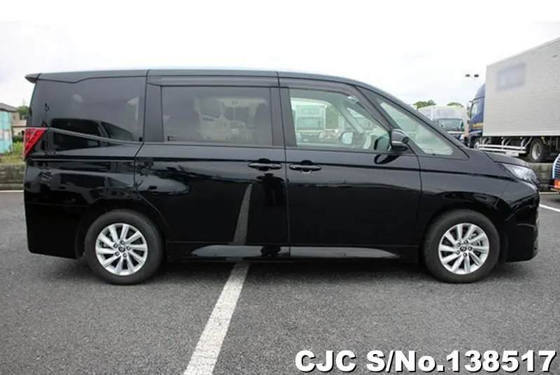 Toyota Noah in Black for Sale Image 6