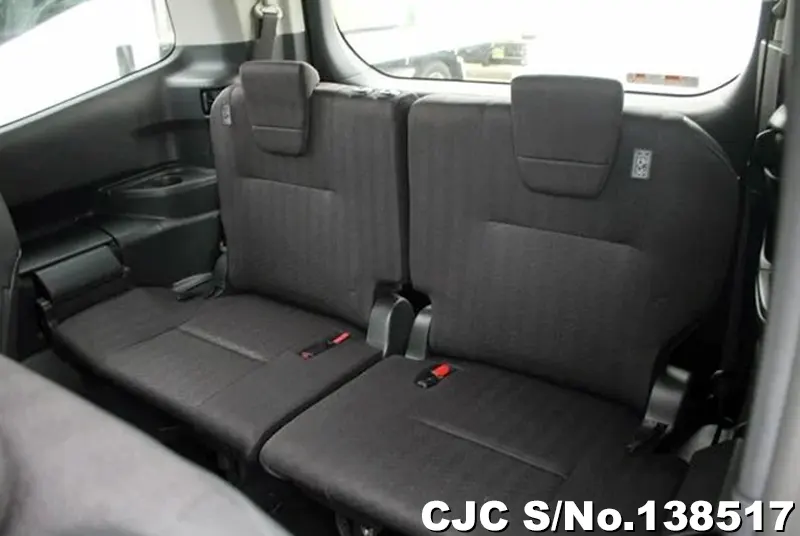 Toyota Noah in Black for Sale Image 14
