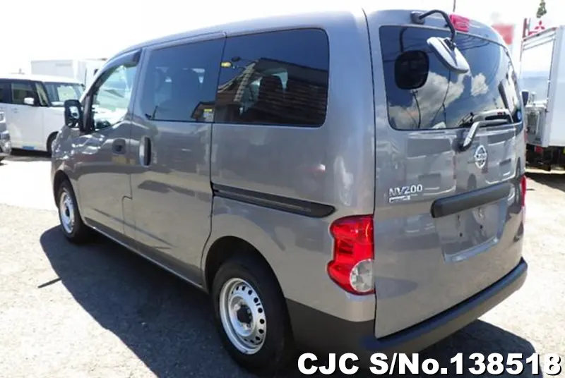 Nissan NV200 in Gray for Sale Image 1
