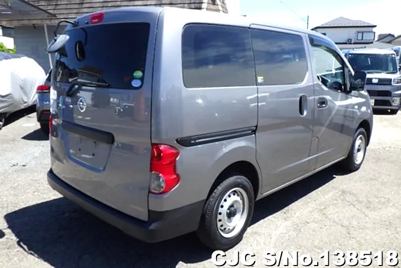 Nissan NV200 in Gray for Sale Image 2