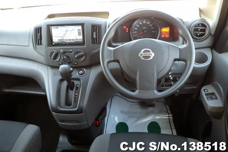 Nissan NV200 in Gray for Sale Image 8