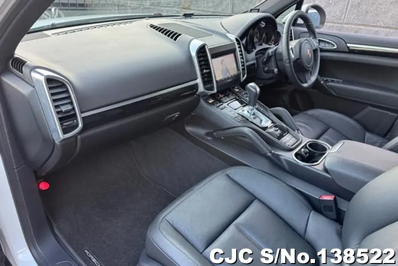 Porsche Cayenne in White for Sale Image 12