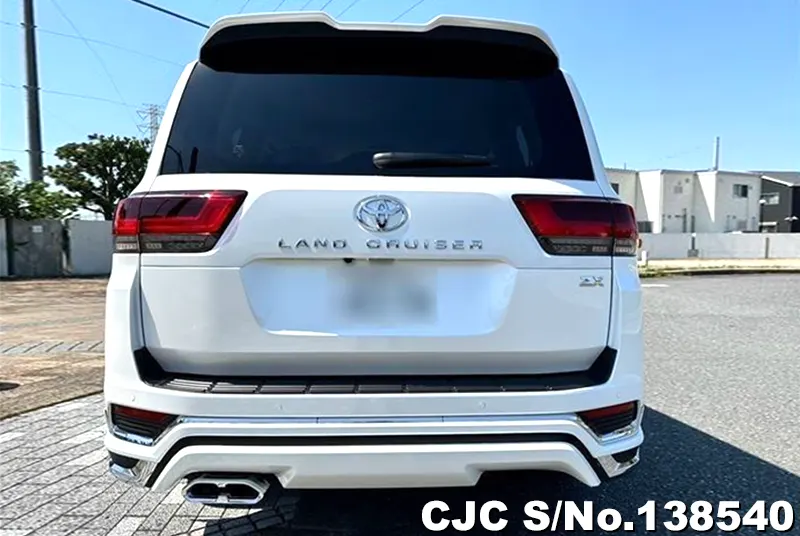 Toyota Land Cruiser in Pearl for Sale Image 3