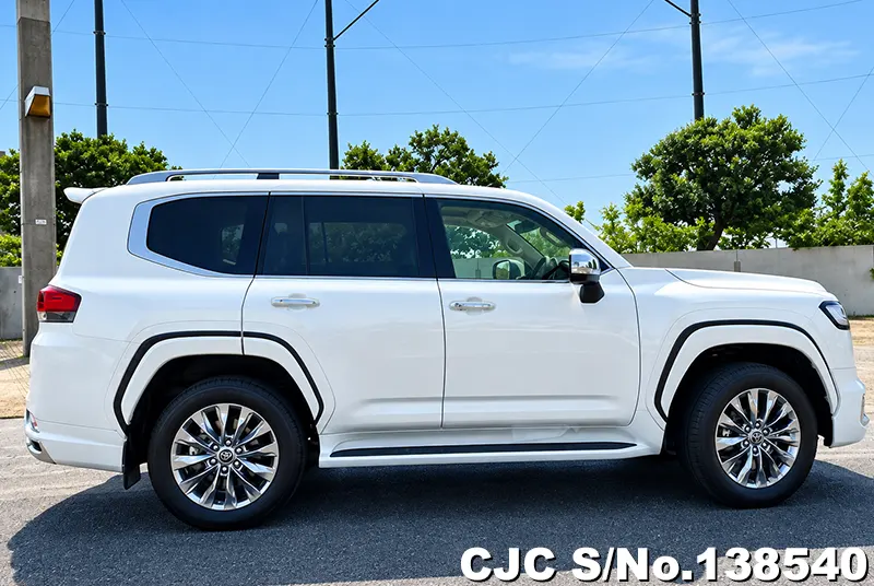 Toyota Land Cruiser in Pearl for Sale Image 4