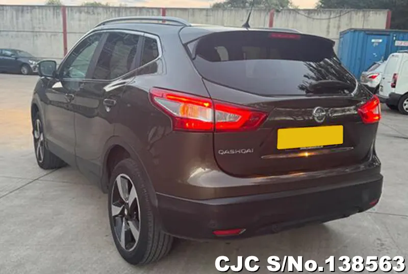 Nissan Qashqai in Bronze for Sale Image 1