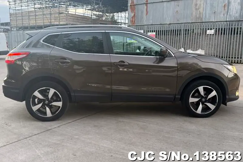 Nissan Qashqai in Bronze for Sale Image 5