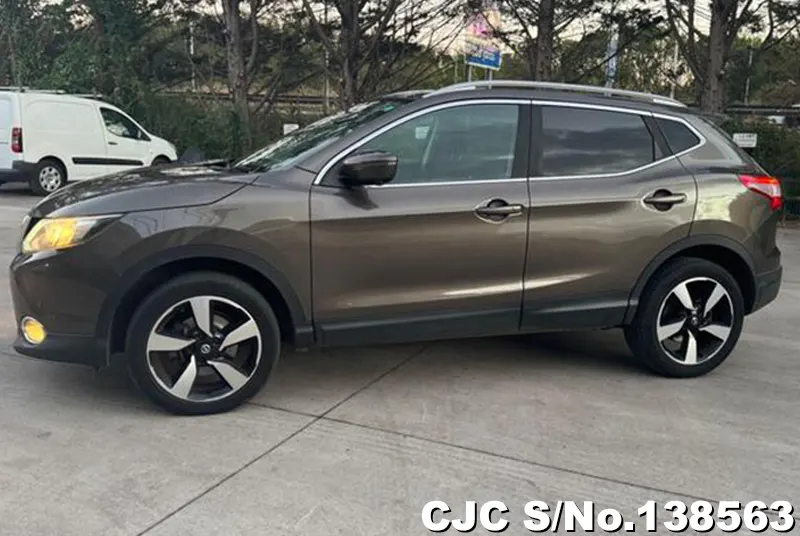 Nissan Qashqai in Bronze for Sale Image 6