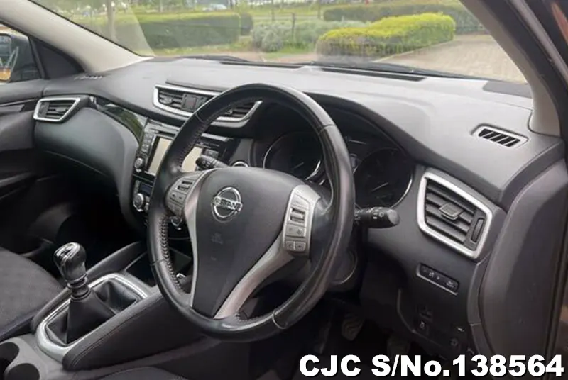 Nissan Qashqai in Black for Sale Image 7
