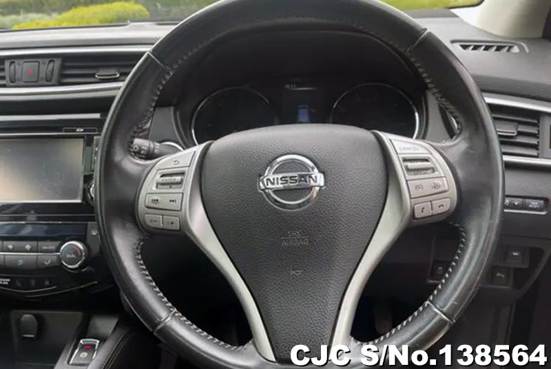 Nissan Qashqai in Black for Sale Image 12