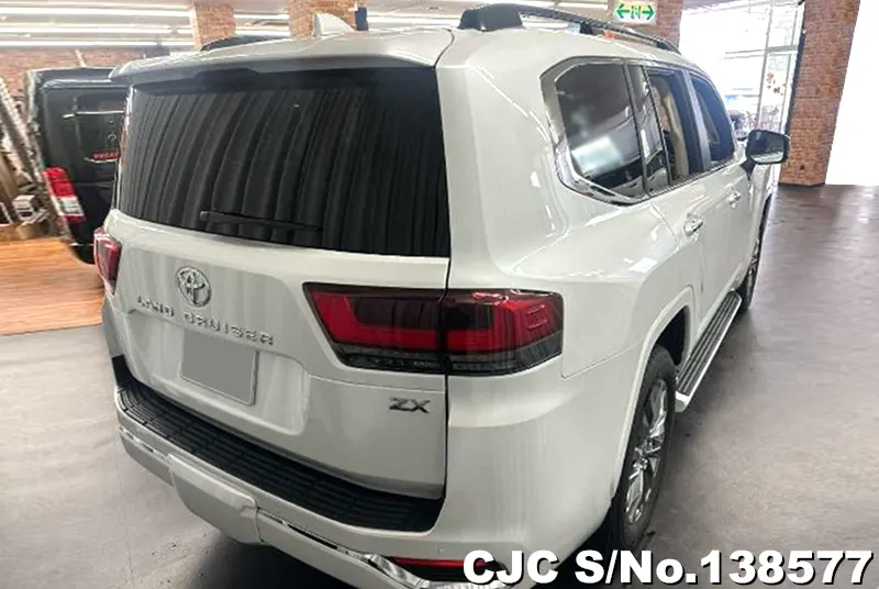 Toyota Land Cruiser in Pearl for Sale Image 2