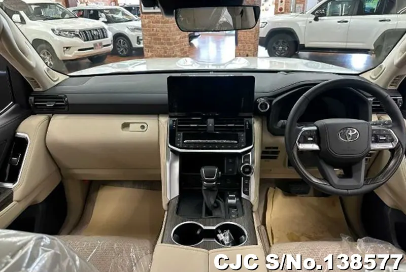 Toyota Land Cruiser in Pearl for Sale Image 6