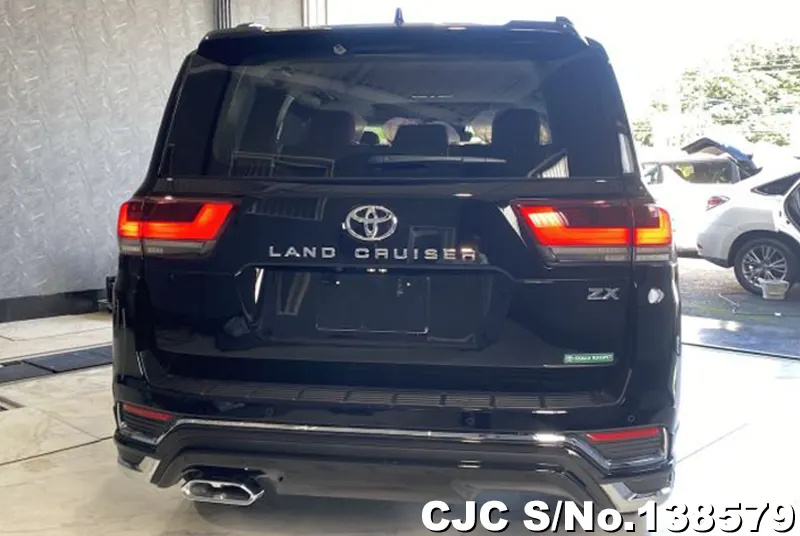 Toyota Land Cruiser in Black for Sale Image 4