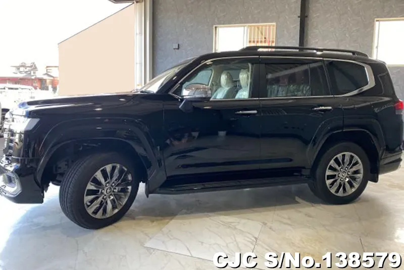 Toyota Land Cruiser in Black for Sale Image 6