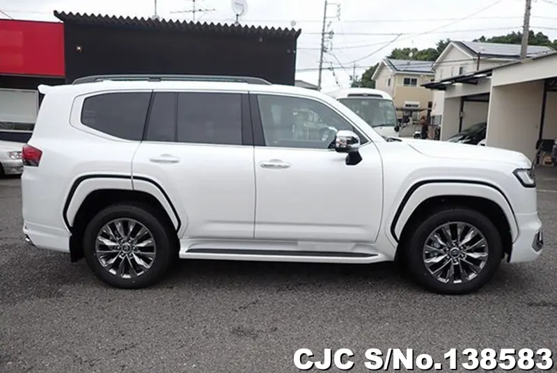 Toyota Land Cruiser in Pearl for Sale Image 6