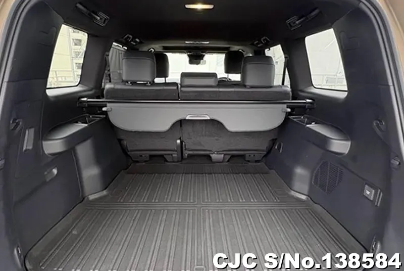 Lexus GX 550 in Brown for Sale Image 4